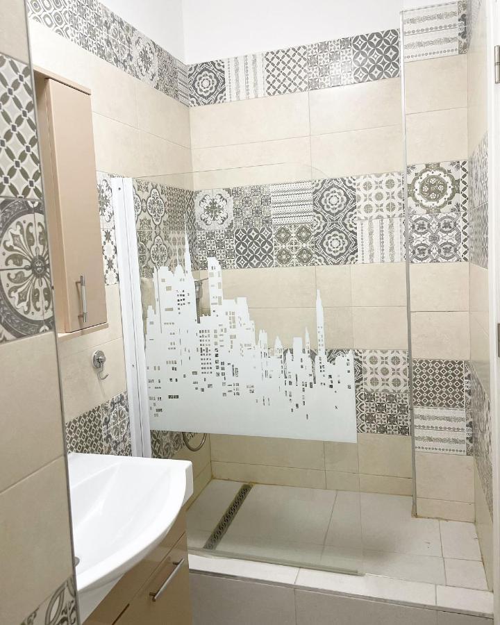 White Apartment Bukareszt Zewnętrze zdjęcie